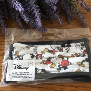 Disney Face Mask ~ Classic Mickey Lg